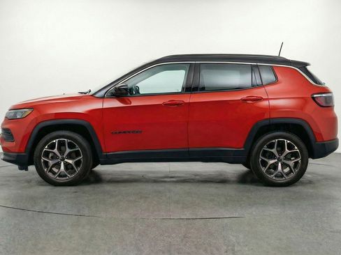 Used 2025 Jeep Compass Limited image 5
