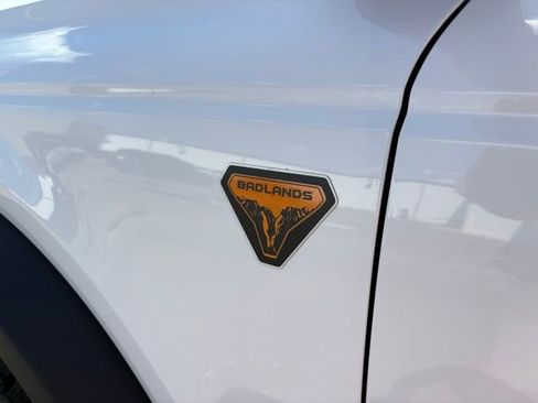 Used 2025 Ford Bronco Badlands AWD/4WD image 14