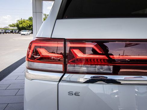 Used 2026 Volkswagen Atlas SE FWD image 12