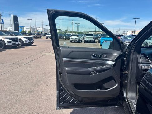 Used 2017 Ford Explorer Sport w/ Equipment Group 401A AWD/4WD image 11