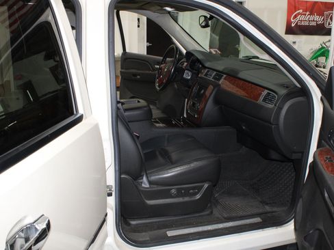 Used 2008 Chevrolet Avalanche LTZ w/ LTZ Preferred Equipment Group AWD/4WD image 7