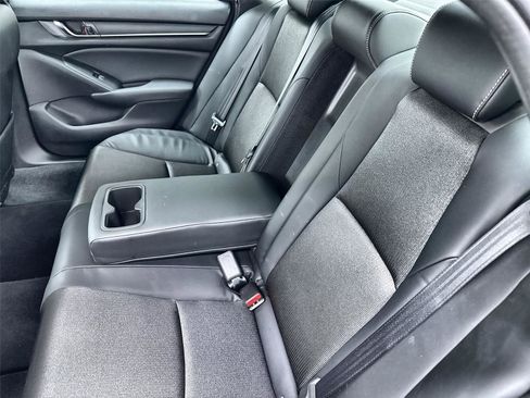Used 2018 Honda Accord Sport image 24