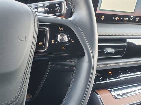 Certified 2025 Lincoln Aviator Black Label image 19