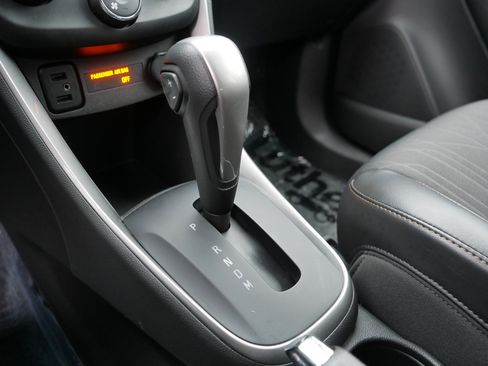 Used 2022 Chevrolet Trax LT w/ Sport Edition image 24