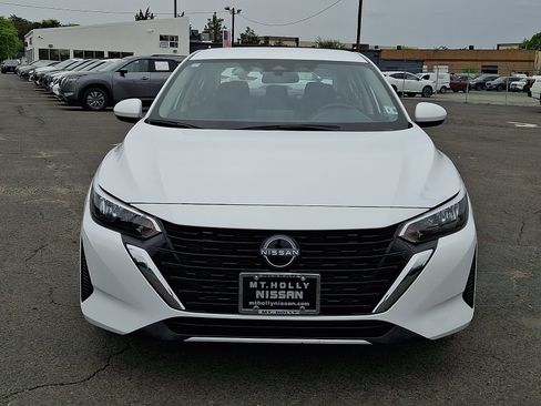 Certified 2025 Nissan Sentra SV FWD image 2