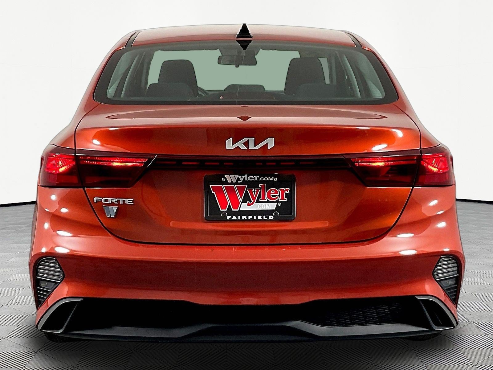 Used 2023 Kia Forte LXS w/ LXS Technology Package FWD image 5