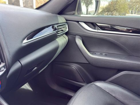 Used 2021 Maserati Levante S image 24