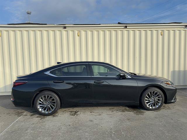 Certified 2024 Lexus ES 350 w/ Technology Package FWD image 2