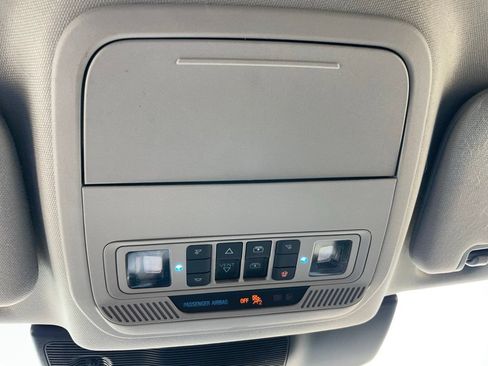Used 2023 Ford Explorer XLT w/ Equipment Group 202A AWD/4WD image 21