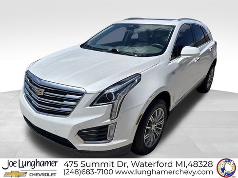 Used 2017 Cadillac XT5 Luxury w/ Driver Awareness Package FWD image 8