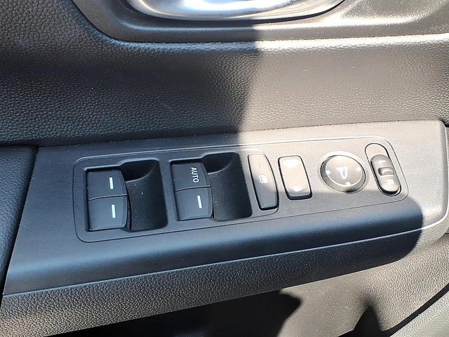 Used 2025 Honda CR-V LX image 18