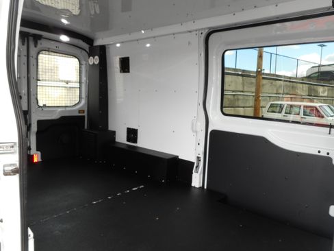 Used 2019 Ford Transit 250 148 Medium Roof RWD image 26