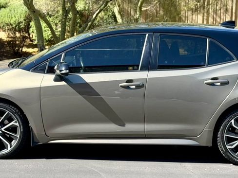 Used 2020 Toyota Corolla XSE image 5