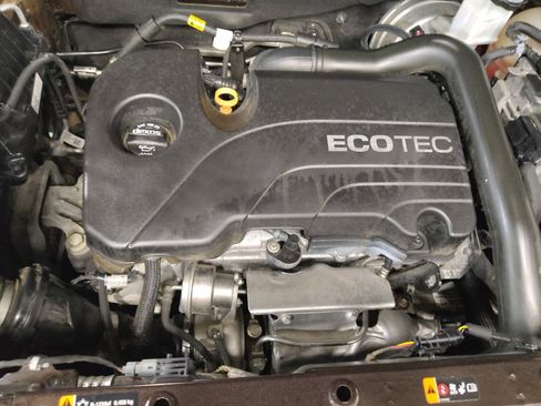 Used 2020 Chevrolet Equinox LT FWD image 30