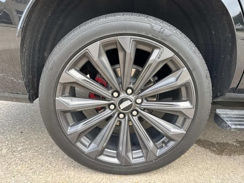 Used 2025 Cadillac Escalade V AWD/4WD image 8
