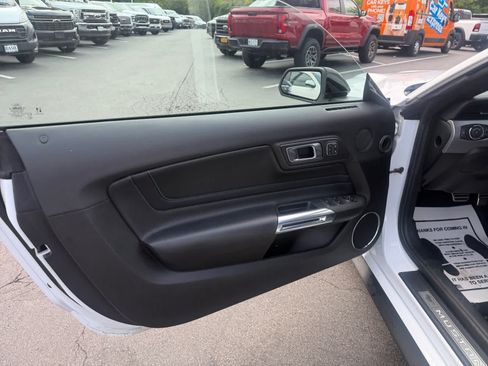 Used 2022 Ford Mustang GT Premium RWD image 12