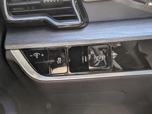 Used 2025 Kia Sportage X-Line image 16