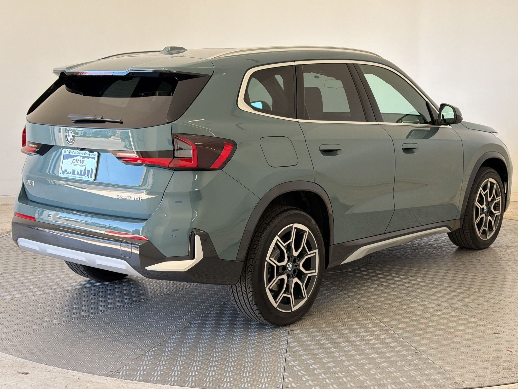 New 2026 BMW X1 xDrive28i w/ Technology Package AWD/4WD image 9