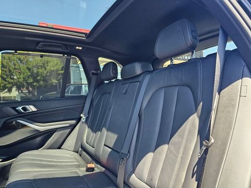 Used 2021 BMW X5 xDrive40i AWD/4WD image 19
