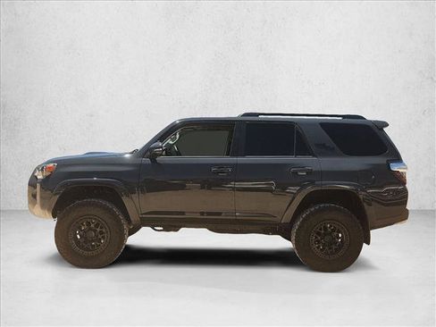 Used 2024 Toyota 4Runner TRD Off-Road Premium AWD/4WD image 9