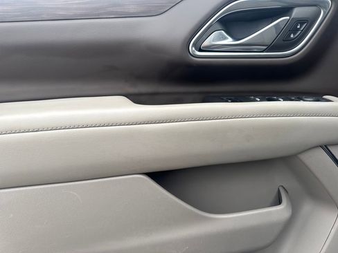 Used 2023 Chevrolet Tahoe Z71 w/ Luxury Package image 16