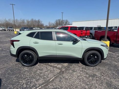 New 2026 Chevrolet Trax ACTIV w/ Driver Confidence Package FWD image 2