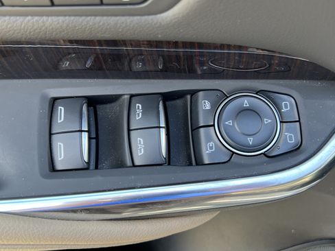 Used 2025 Cadillac XT4 Premium Luxury FWD image 15