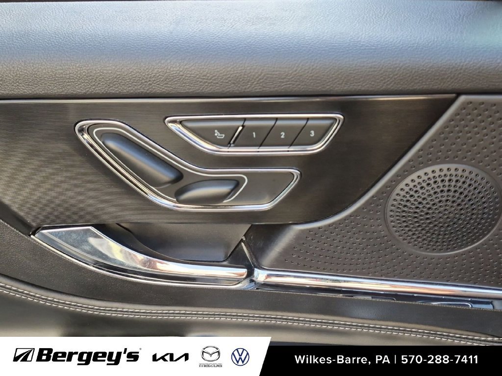 Used 2023 Lincoln Corsair AWD w/ Equipment Group 101A image 21