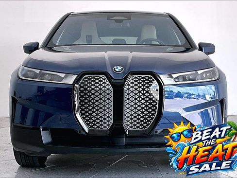 Used 2023 BMW iX xDrive50 AWD/4WD image 3