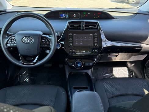 Used 2022 Toyota Prius LE image 13