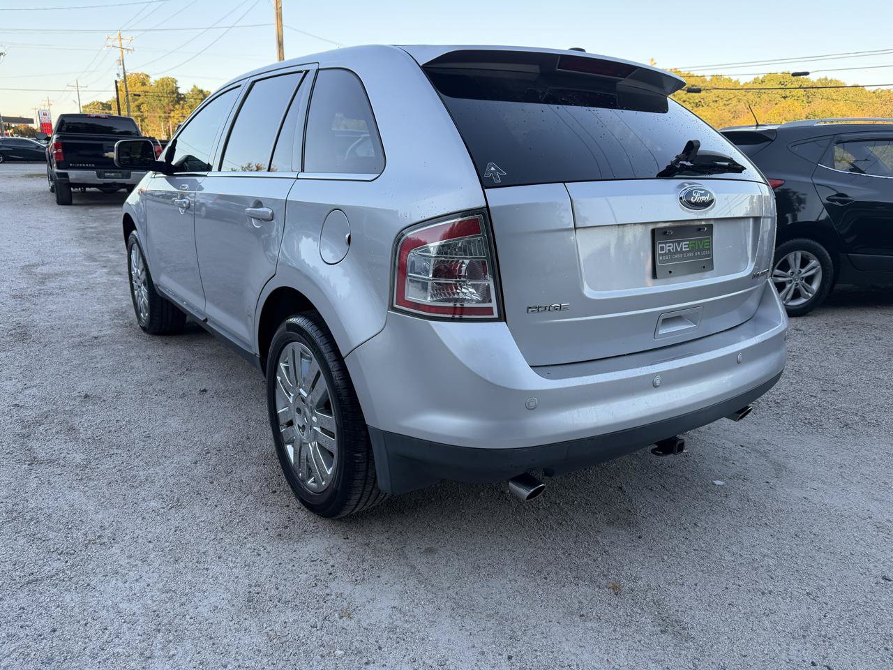Used 2010 Ford Edge Limited FWD image 3