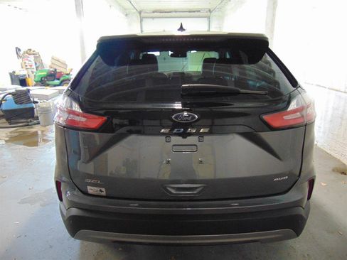 Used 2024 Ford Edge SEL image 5