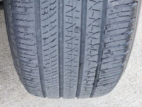 Used 2019 Land Rover Discovery HSE Luxury image 11