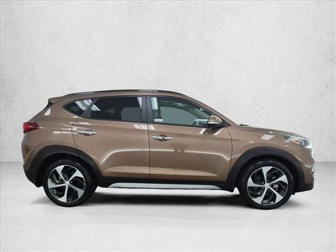 Used 2017 Hyundai Tucson Limited w/ Limited Ultimate Package 03 FWD image 4