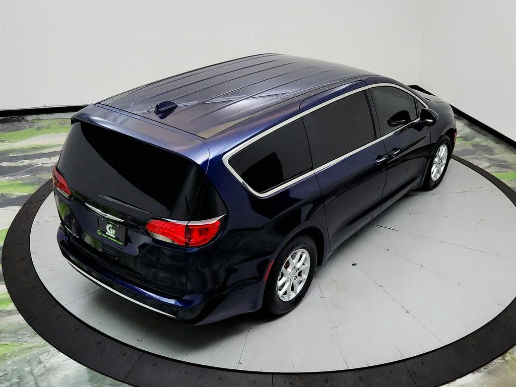 Used 2020 Chrysler Pacifica Touring FWD image 32