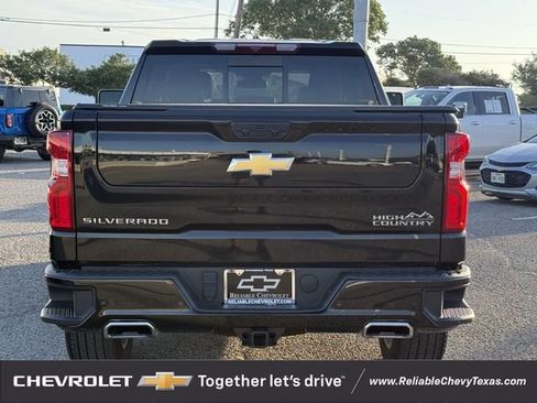 Used 2025 Chevrolet Silverado 1500 High Country w/ High Country Premium Package AWD/4WD image 7