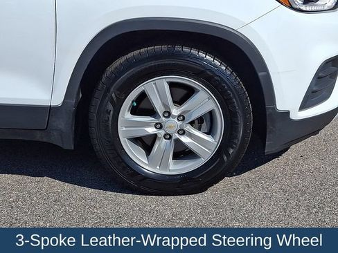 Used 2020 Chevrolet Trax LT w/ LT Convenience Package FWD image 10