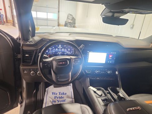 Used 2024 GMC Sierra 2500 AT4 w/ AT4 Premium Plus Package image 14