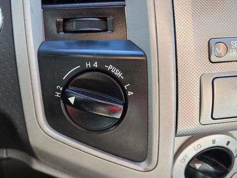 Used 2008 Toyota Tacoma V6 4x4 4dr Access Cab 6.1 ft. image 22