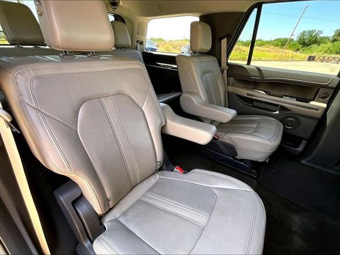 Used 2018 Ford Expedition Limited RWD image 32