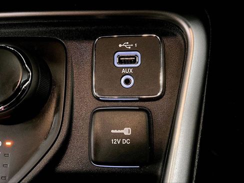 Used 2021 Jeep Compass Latitude w/ Sun and Sound Group image 31