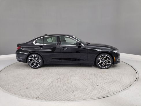 Used 2025 BMW 330i Sedan w/ Convenience Package image 5