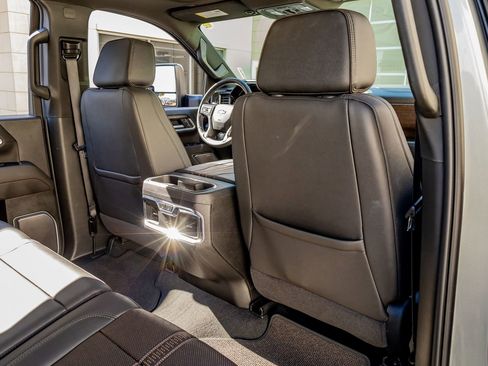 Used 2025 Chevrolet Silverado 2500 High Country w/ High Country Premium Package image 30