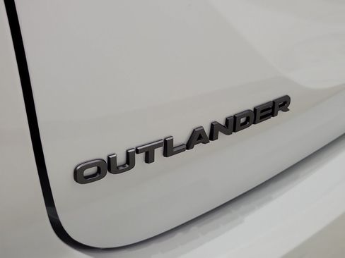 New 2026 Mitsubishi Outlander LE FWD image 7