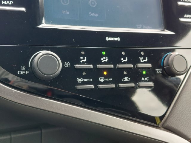 Used 2020 Toyota Camry LE FWD image 29