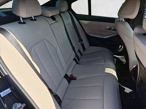 Used 2023 BMW 330i Sedan w/ M Sport Package RWD image 21