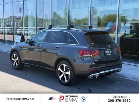 Used 2021 Mercedes-Benz GLC 300 4MATIC image 3