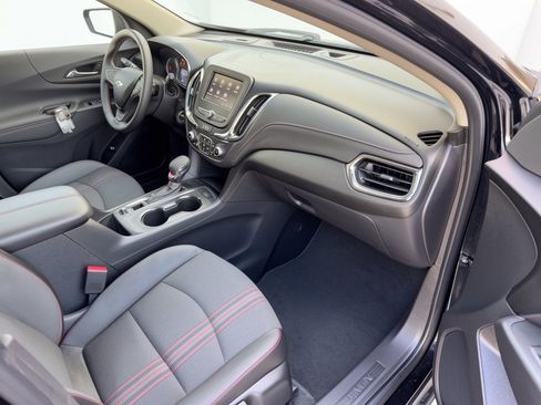 Certified 2024 Chevrolet Equinox RS FWD image 30