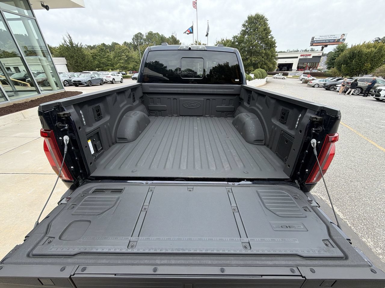 Used 2025 Ford F150 Raptor AWD/4WD image 33