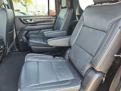 Used 2023 Chevrolet Suburban Premier image 14